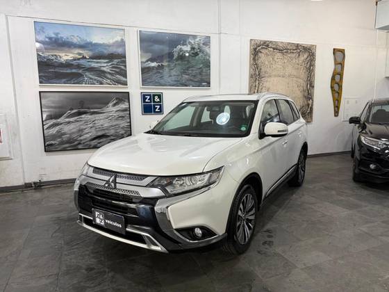 MITSUBISHI OUTLANDER 2.0 MIVEC GASOLINA HPE AUTOMÁTICO
